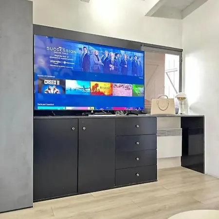 Cozy In Beausoleil, Near アパート